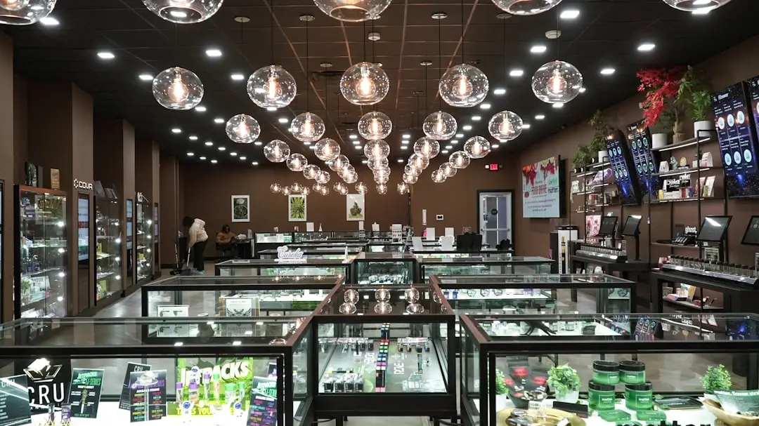 导电银浆与导电胶在光伏组件中的性能对比与选型分析